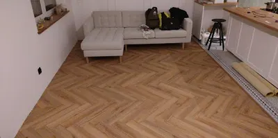 CLAU - PODŁOGI PAWEŁ SKRĘTA